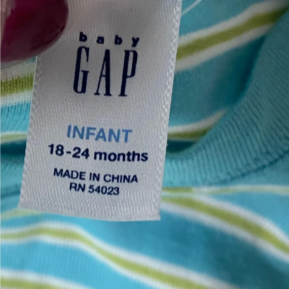 GAP Infant Baby Onesies Size 18-24‎ Months